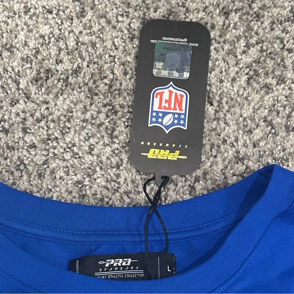 Buffalo Bills Woman’s Cropped T-Shirt (NWT) - Picture 7 of 9